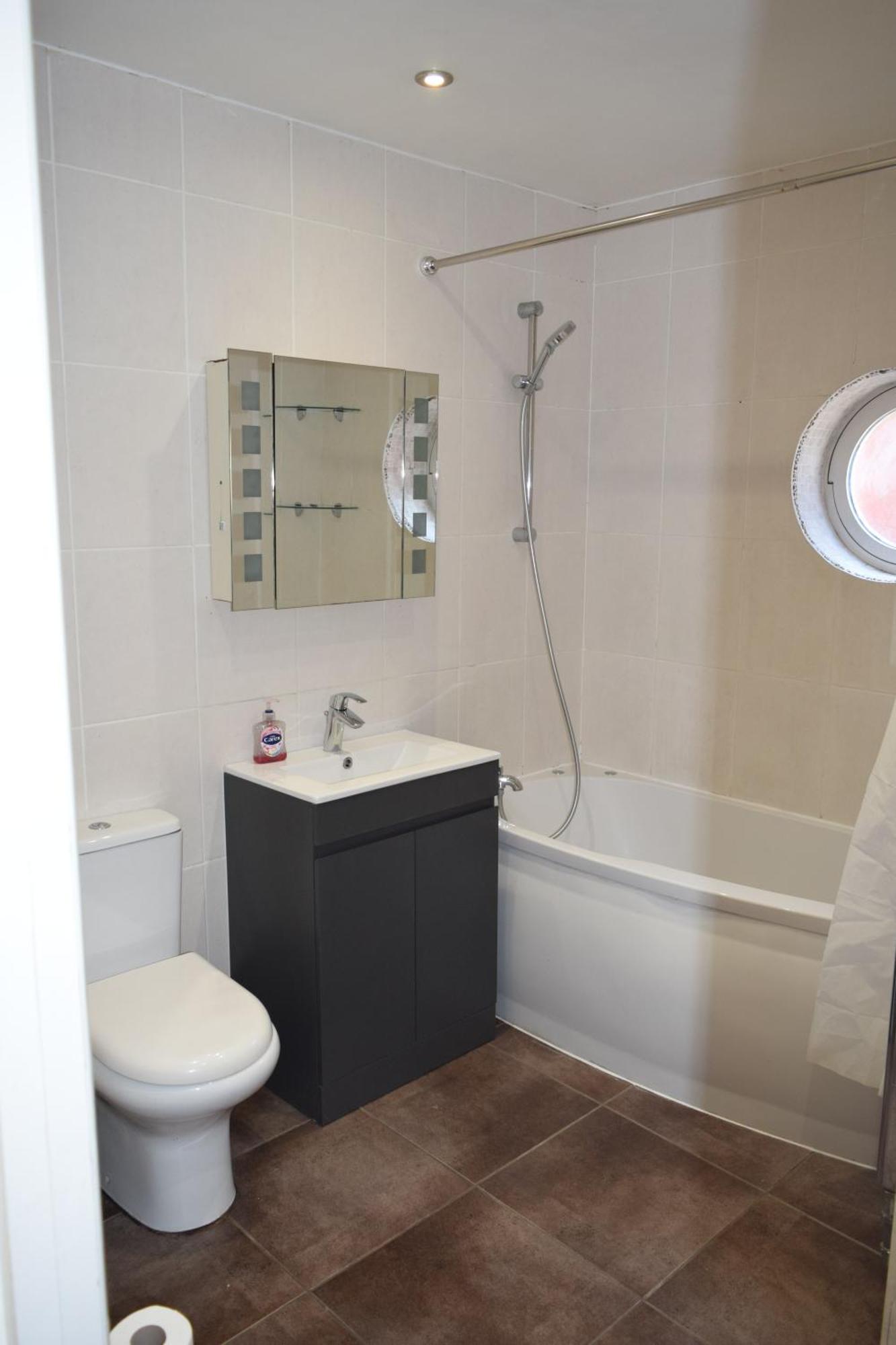 London Stratford - Spacious 2 Bed Flat With Secured Parking & Private Garden Exterior foto