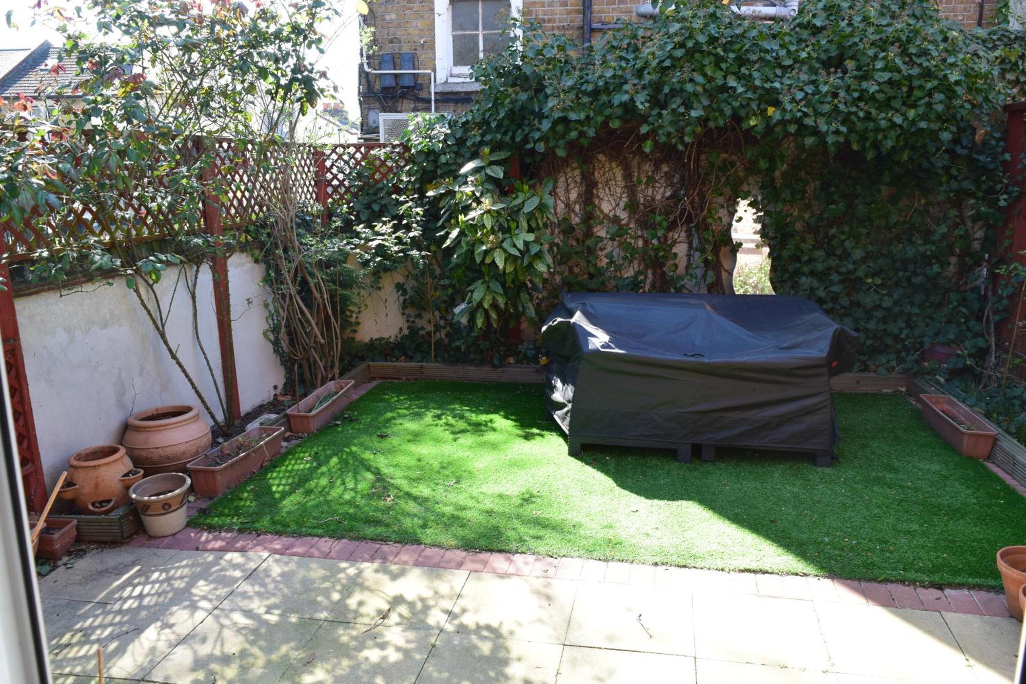 London Stratford - Spacious 2 Bed Flat With Secured Parking & Private Garden Exterior foto
