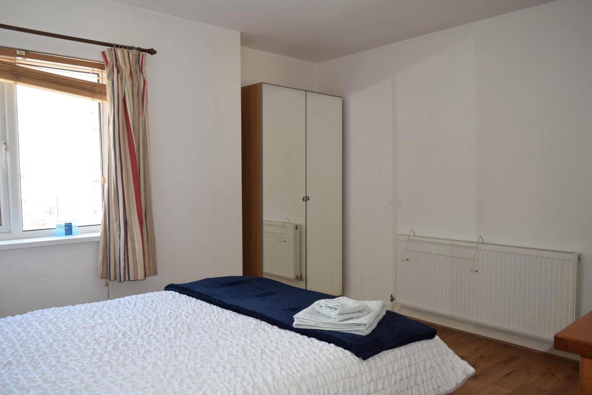 London Stratford - Spacious 2 Bed Flat With Secured Parking & Private Garden Exterior foto