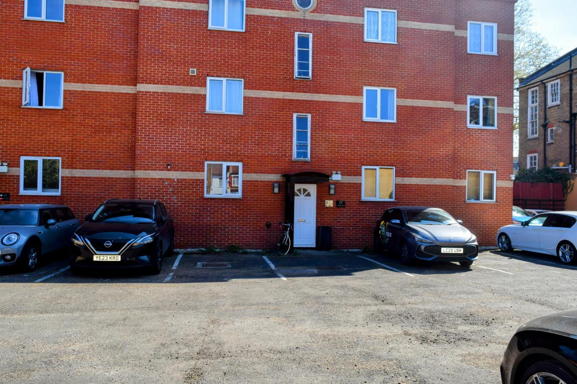 London Stratford - Spacious 2 Bed Flat With Secured Parking & Private Garden Exterior foto