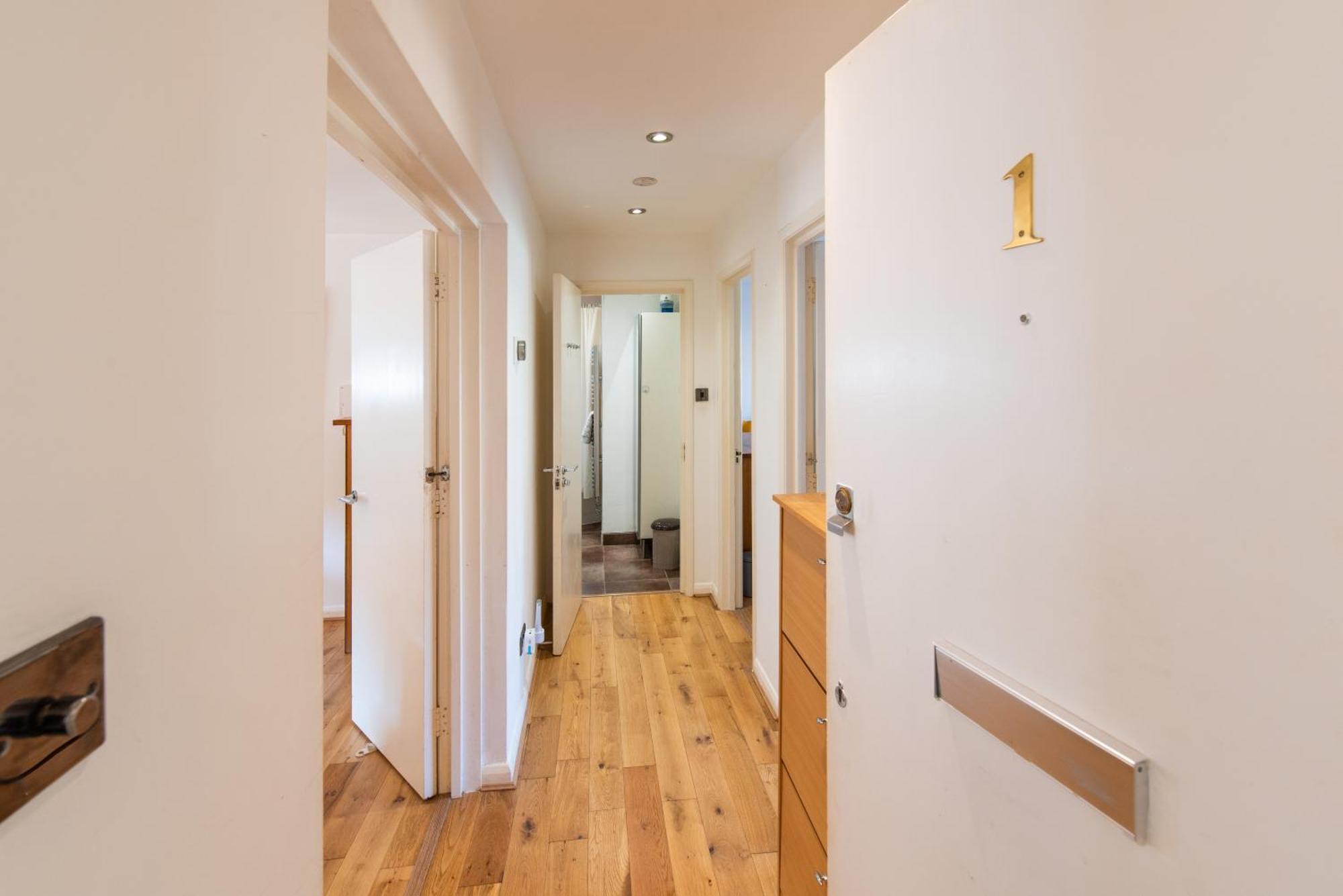 London Stratford - Spacious 2 Bed Flat With Secured Parking & Private Garden Exterior foto