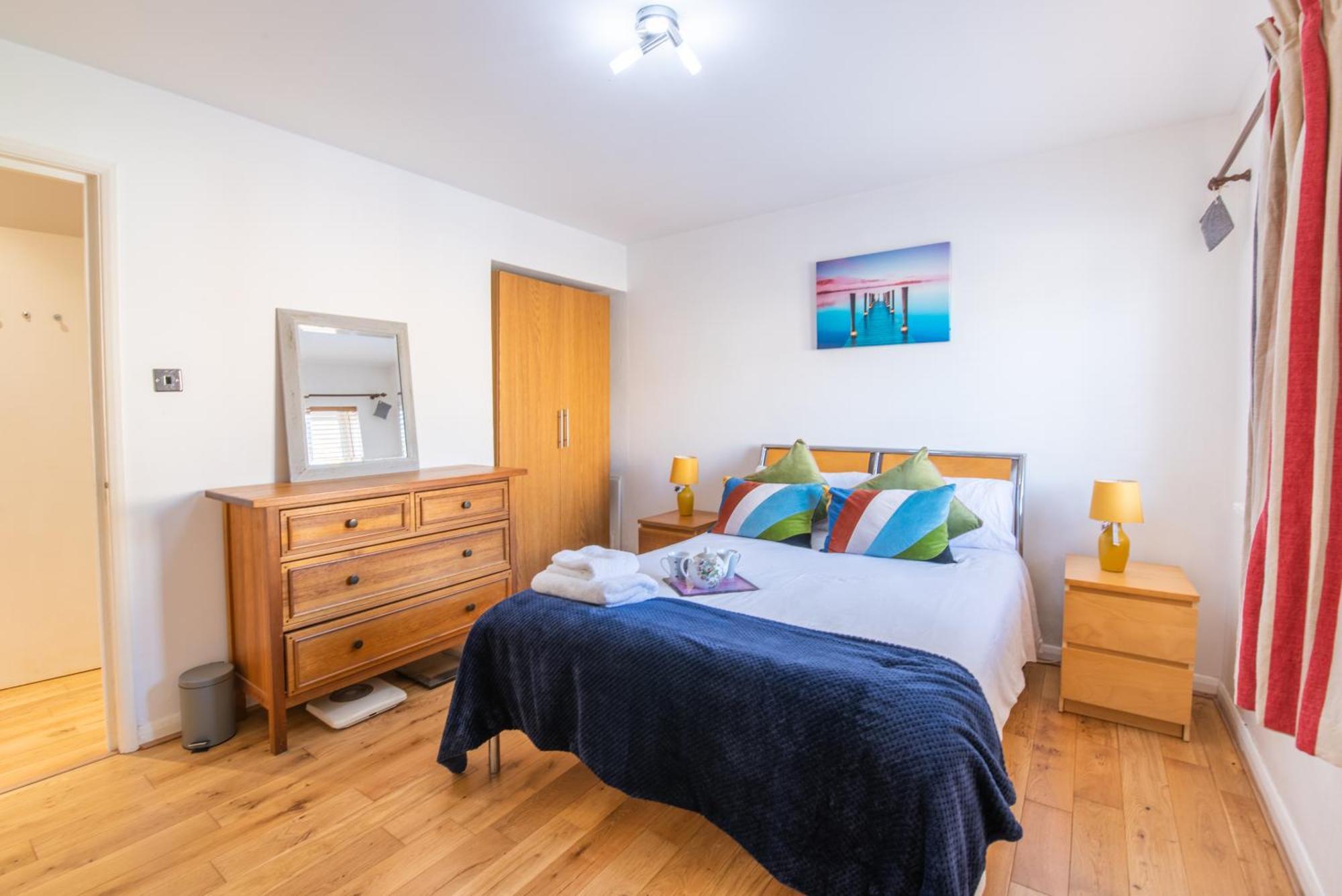 London Stratford - Spacious 2 Bed Flat With Secured Parking & Private Garden Exterior foto